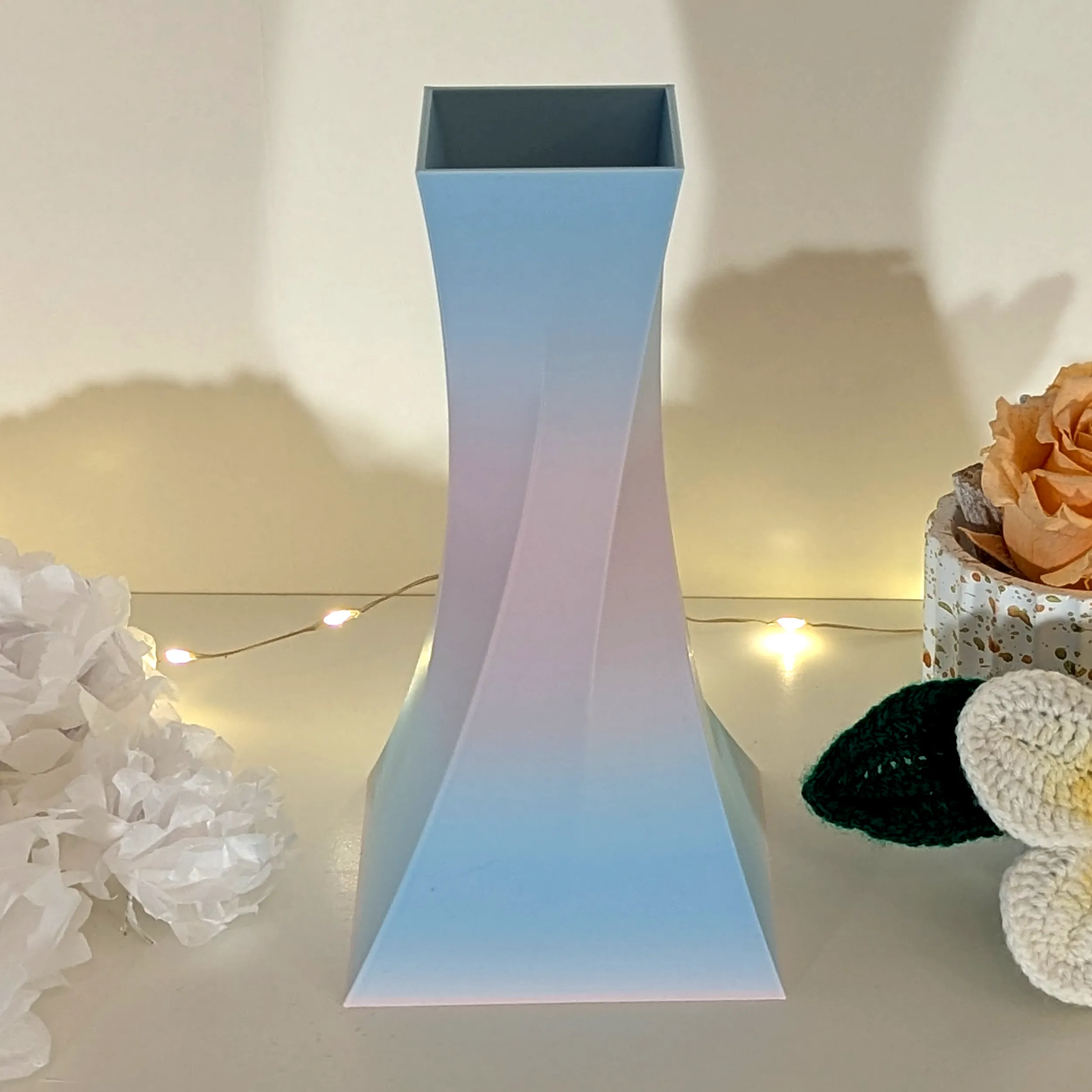 Vase torsadé